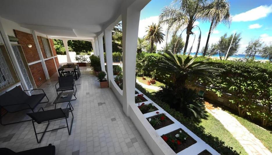 Villa Azzurra Beachfront Mondello - Palermo Buitenkant foto
