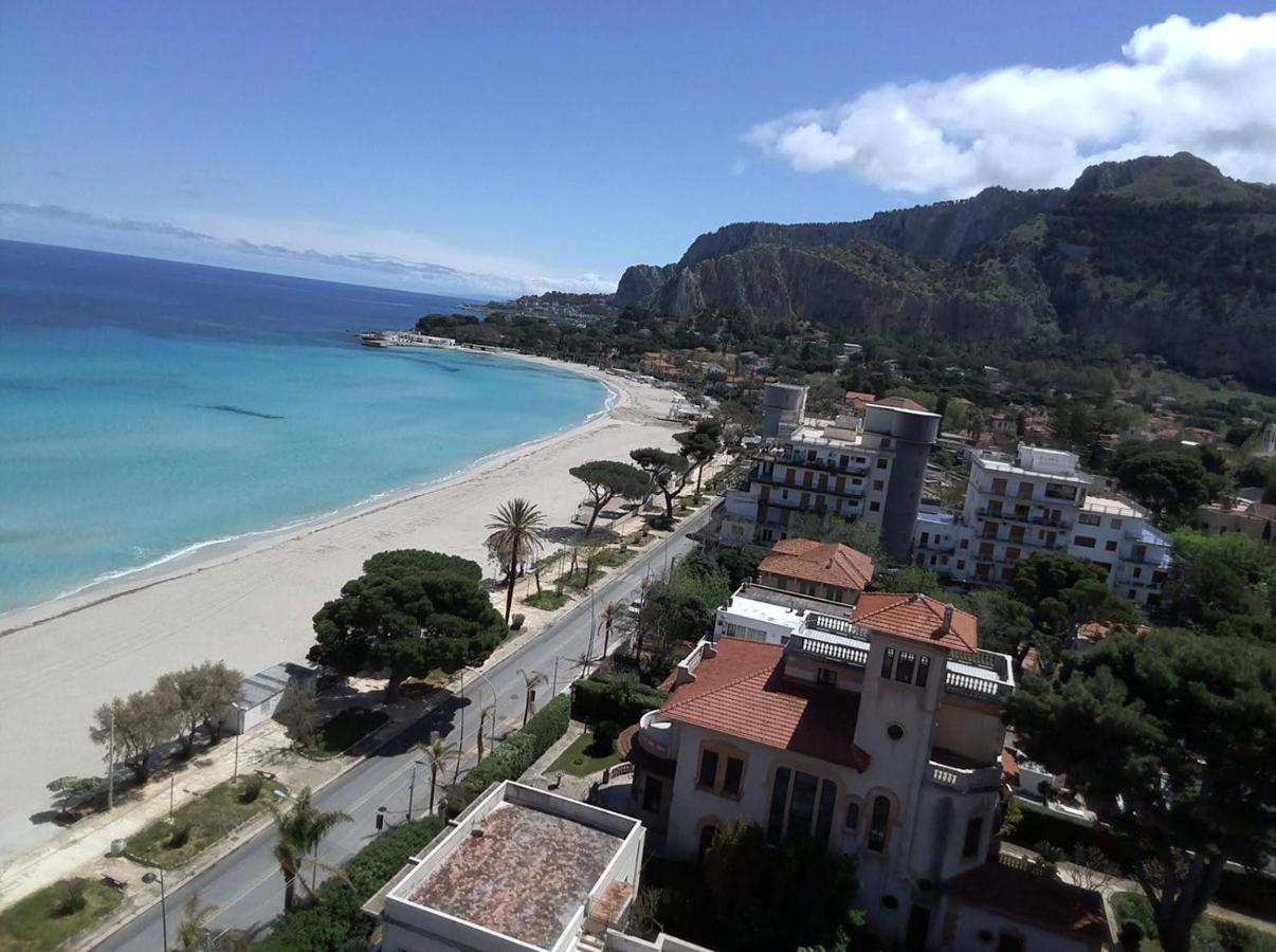 Villa Azzurra Beachfront Mondello - Palermo Buitenkant foto